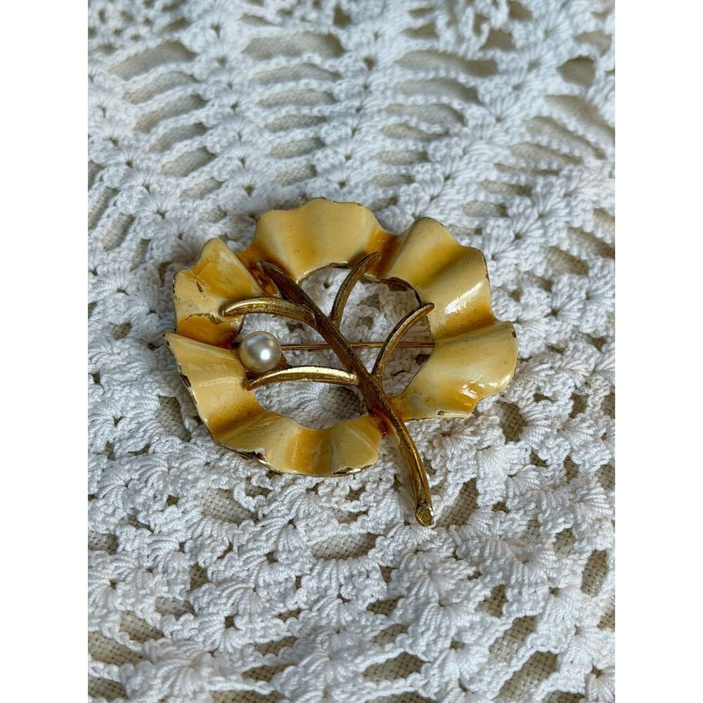 Authentic Vintage BSK Cream and Gold Tone Leaf Brooch